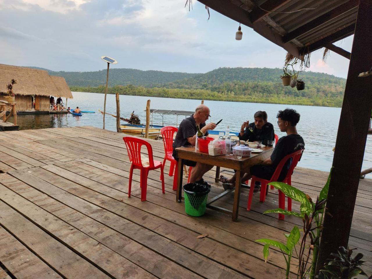 Krŏng Kaôh Kŏng The Floating House 빌라 외부 사진