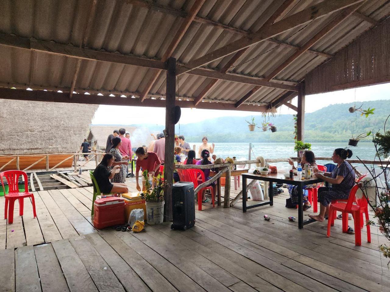 Krŏng Kaôh Kŏng The Floating House 빌라 외부 사진