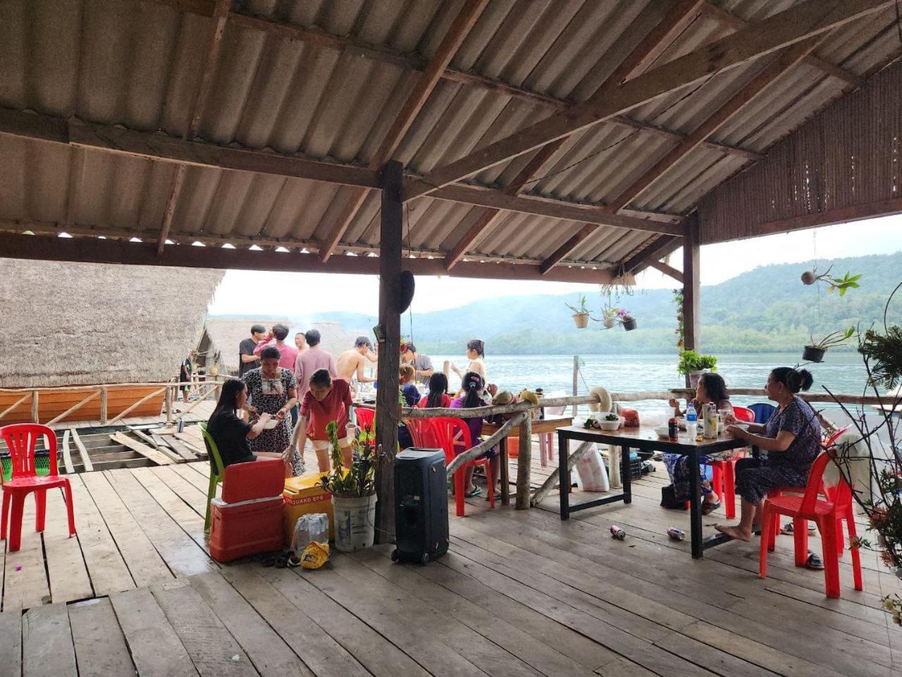 Krŏng Kaôh Kŏng The Floating House 빌라 외부 사진
