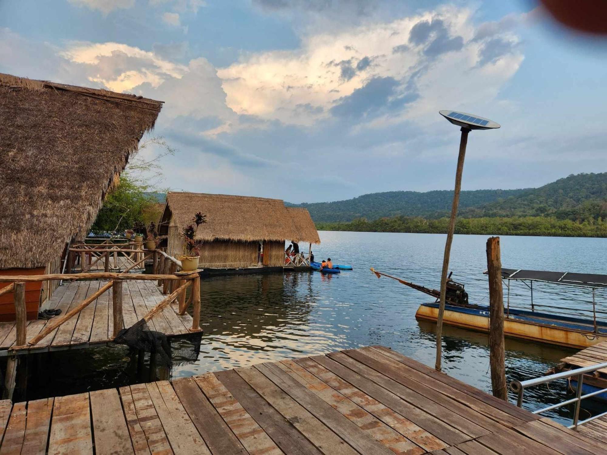 Krŏng Kaôh Kŏng The Floating House 빌라 외부 사진