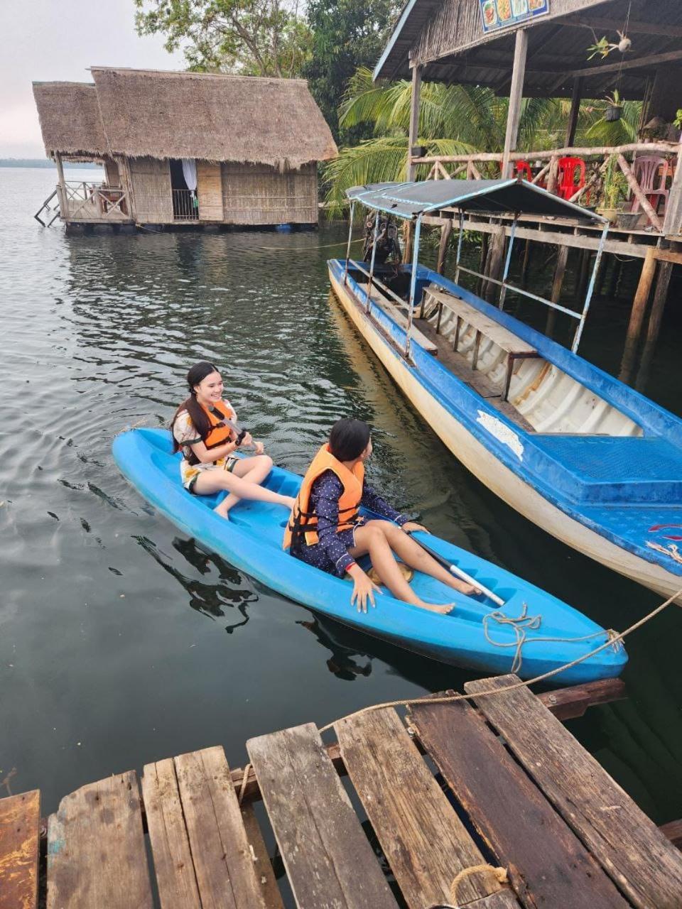 Krŏng Kaôh Kŏng The Floating House 빌라 외부 사진