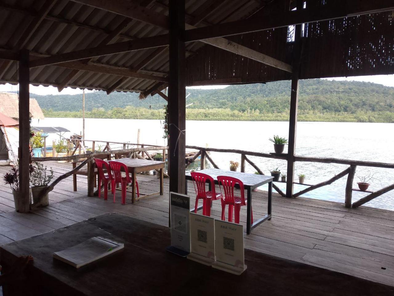 Krŏng Kaôh Kŏng The Floating House 빌라 객실 사진